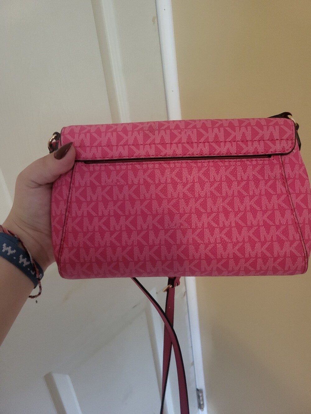 Euc Michael Kors Hot Pink Signature Crossbody with Gold Hardware - Picture 7 of 14
